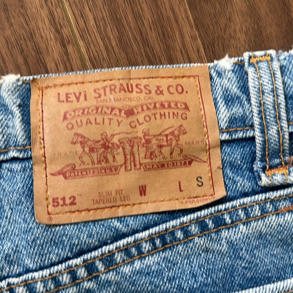 Levi Ripped denim - Picture 7 of 8